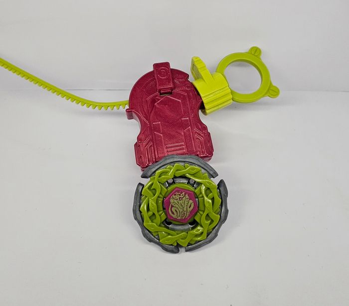 Toupie Beyblade Métal Masters Ray Serpent