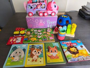 Lot  jouets bébé éveil 
