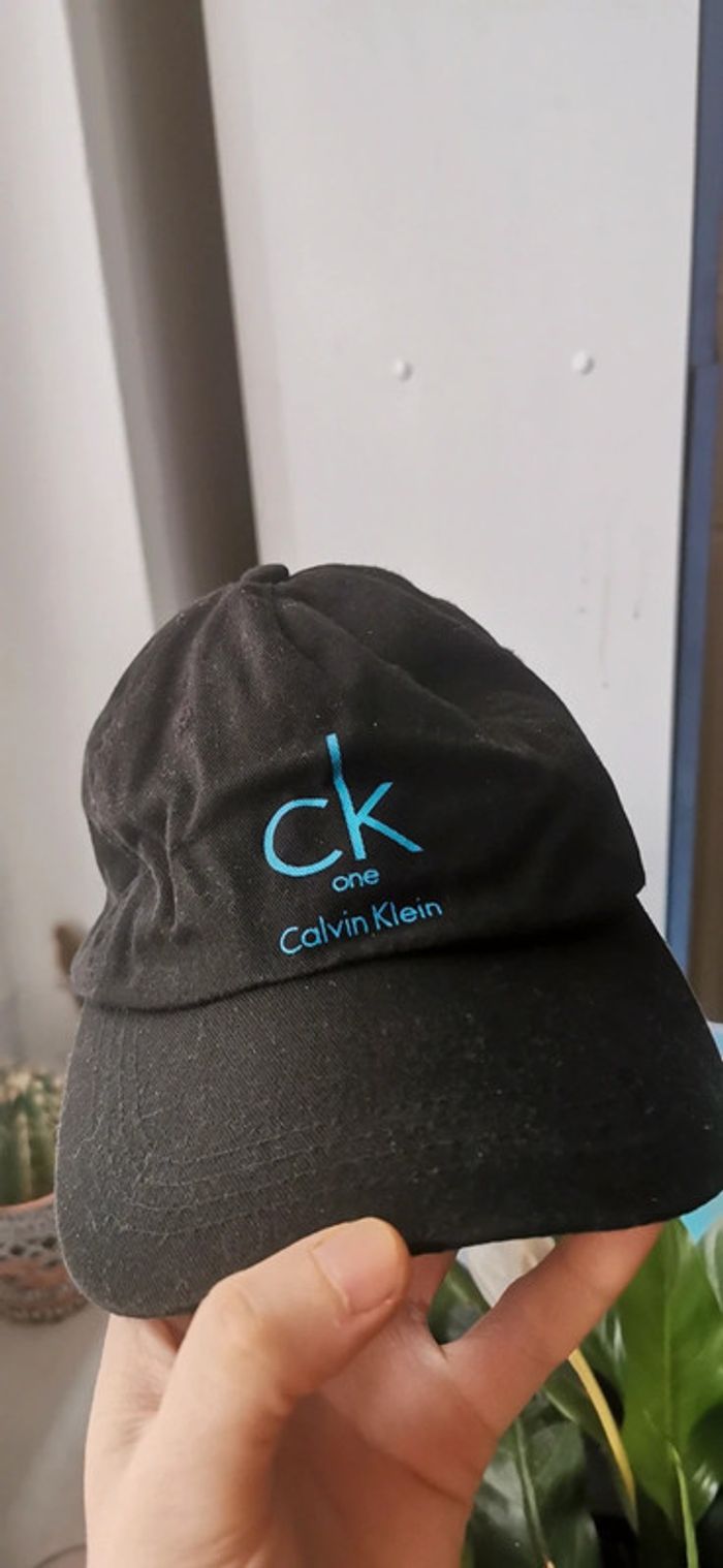 Casquette CK one.