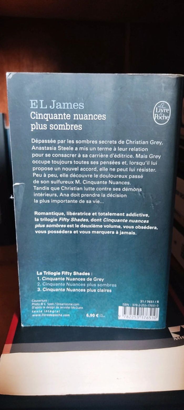 Cinquante nuances plus sombres - EL James - photo numéro 2