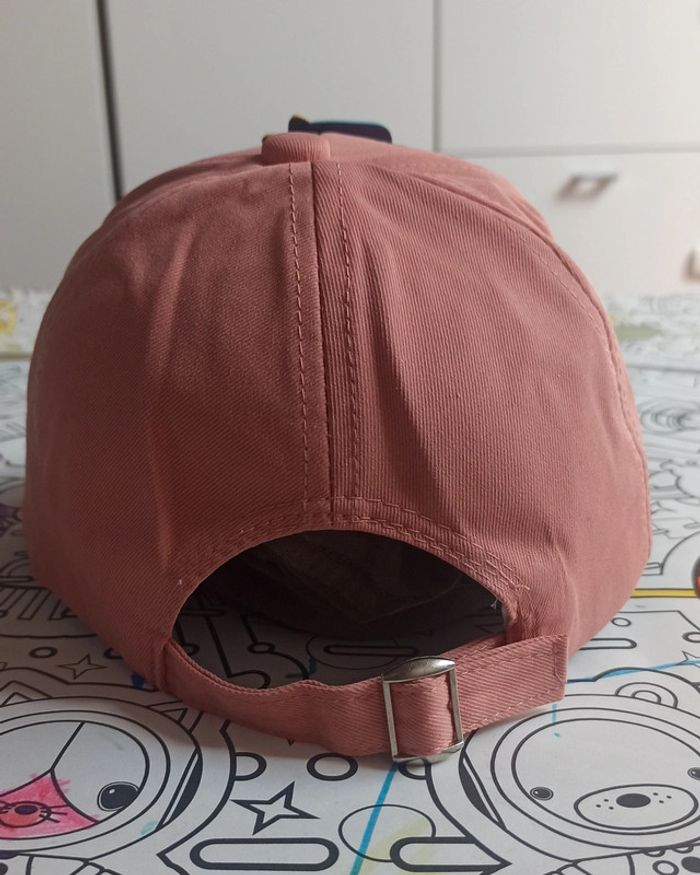 Casquette enfant 3-4 ans neuve Dinosaures coloris terracotta et noir - photo numéro 3