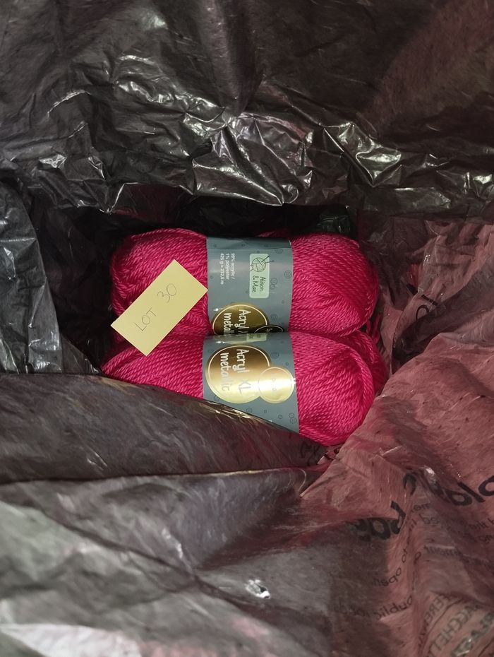 * Lot de 4 pelote fuschia Extra Large Metallic par Alison & Mae - photo numéro 3