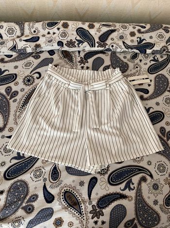 Superbe beau short taille haute neuf avec étiquette taille M