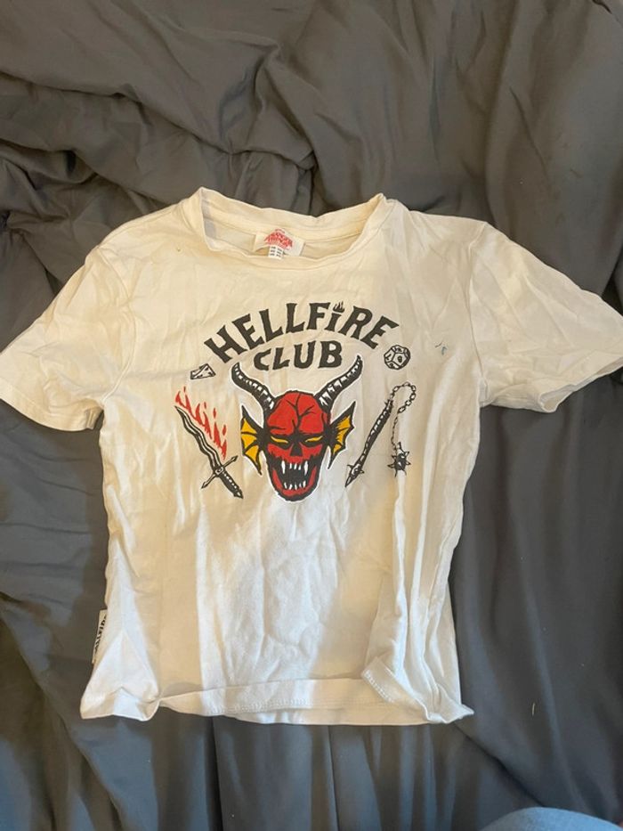 T-shirt Stranger Things Hellfire Club – Édition Fan Iconique