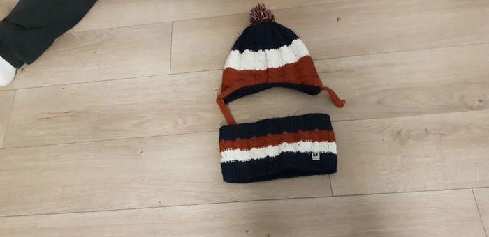 Bonnet et tour de cou