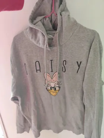 Pull à capuche gris daisy disney