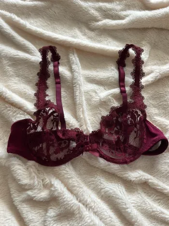 Soutien-gorge dentelle bordeaux Etam – 80B