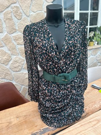 Robe neuve étiquetée femme taille en voilage à fleurs S M belle copine manches longues