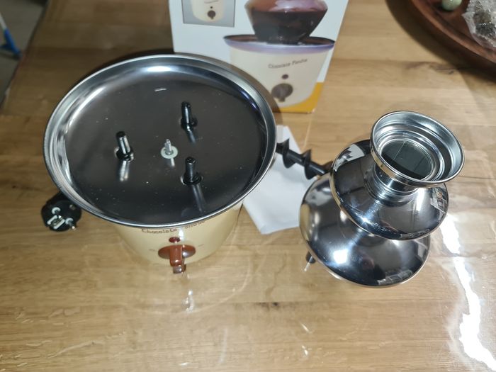 Neuve fontaine à Chocolat/Fondue, - photo numéro 3