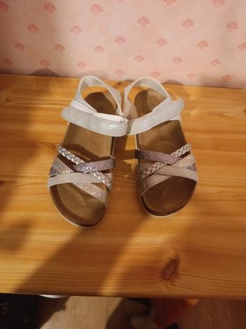 Sandales / nus pieds
