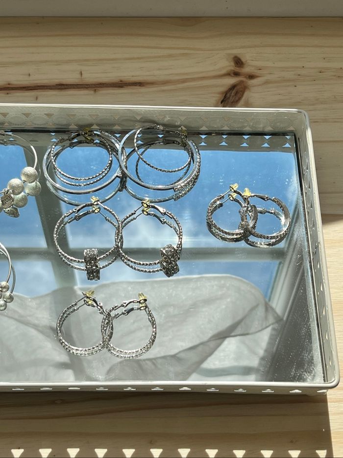 Lot petites créoles coloris argenté Missguided Hello Kitty TBE 🪩 - photo numéro 4