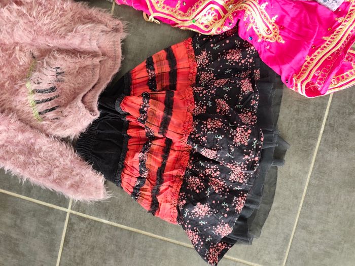 Lot vêtements fille 8 ans - photo numéro 4