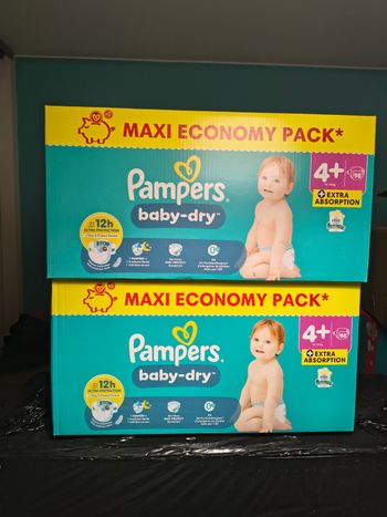 196 couches Pampers Baby-Dry taille 4+ (2 cartons de 98 couches) 💧