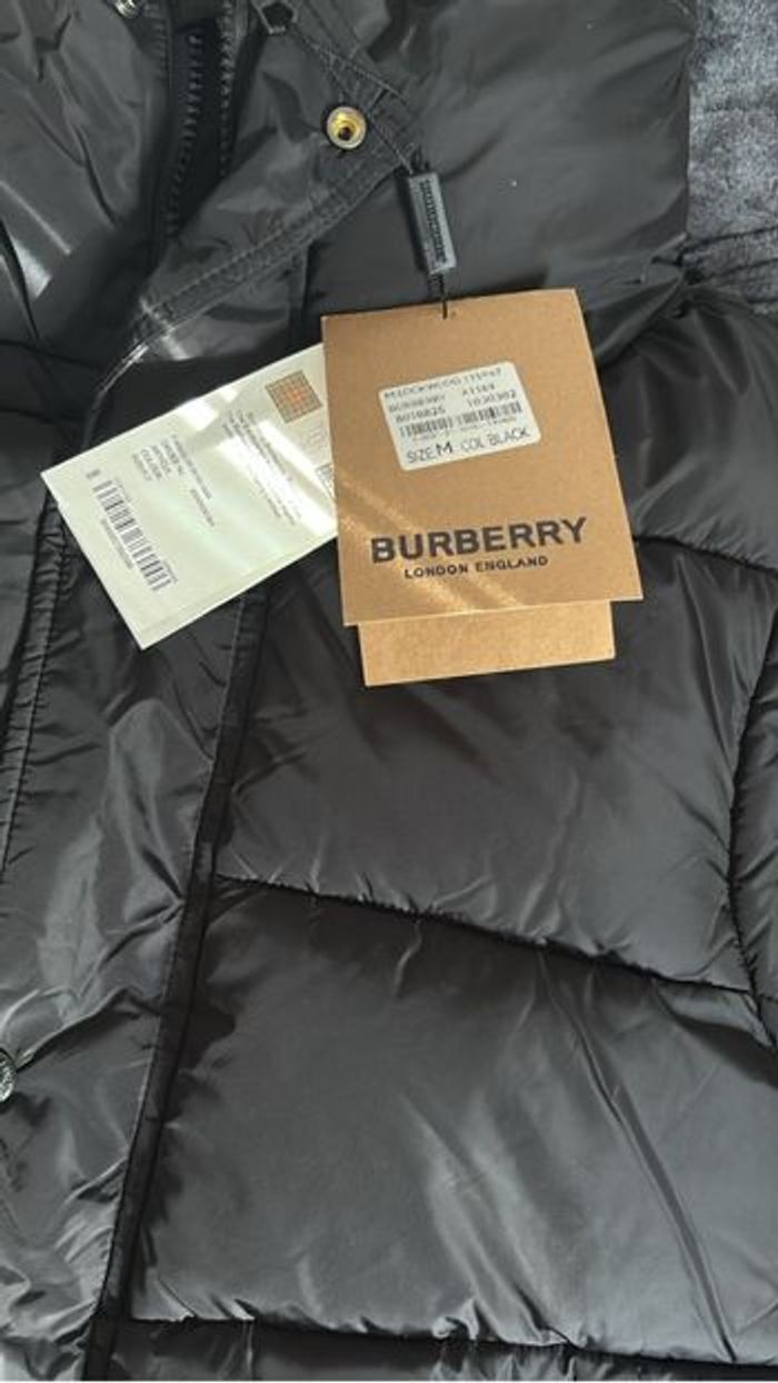 Doudoune Burberry noire M 🧥 jamais portée, envoi rapide 🚀 - photo numéro 3