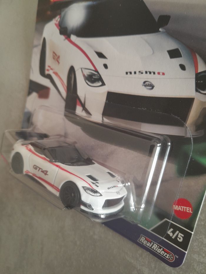 Lot de 2 voitures de course Hot Wheels Premium Race Day - photo numéro 7