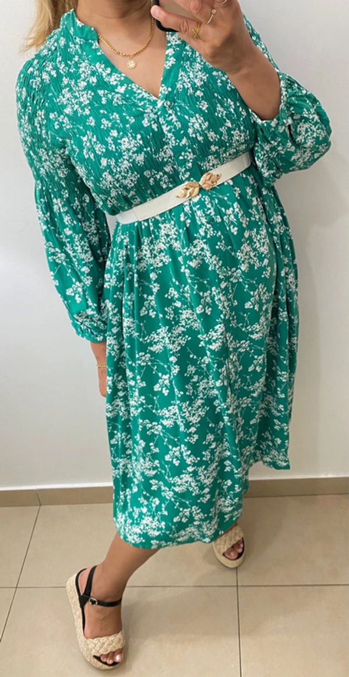 Superbe Robe Ample A Fleurs Taille S-M - photo numéro 4