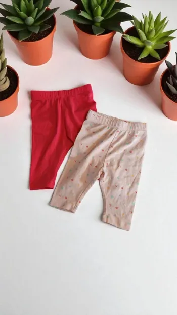 2 leggings courts 12 mois