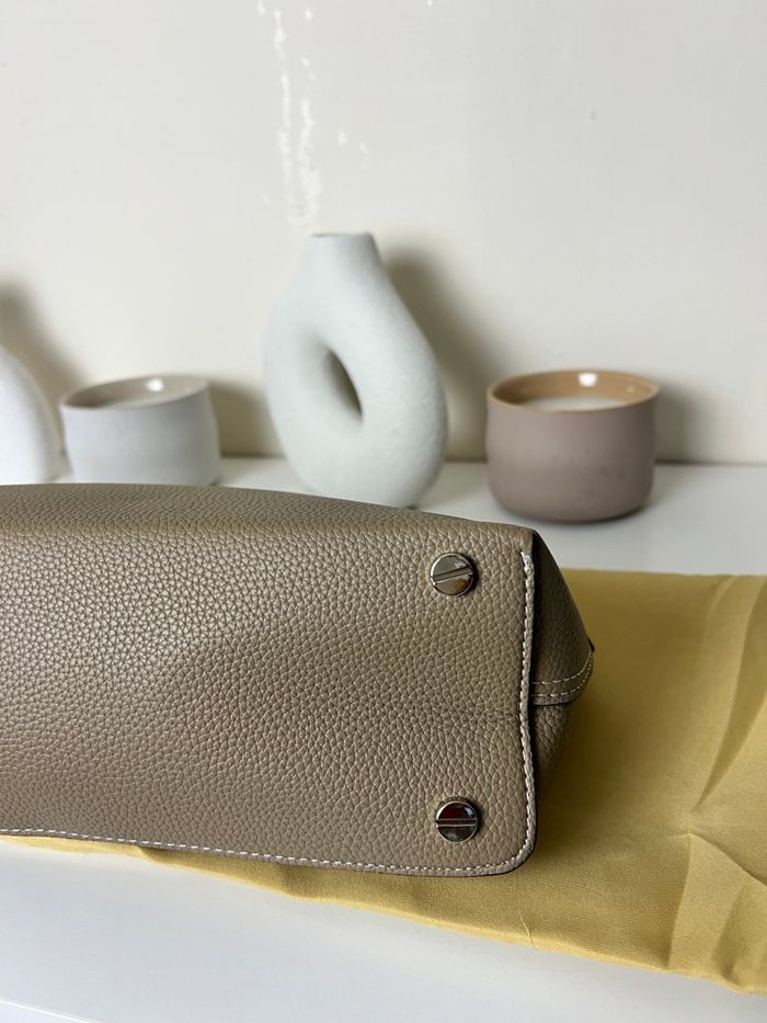 👜 Sac Totême T-Lock – Grand Modèle en Cuir Beige (Excellent État) - photo numéro 8