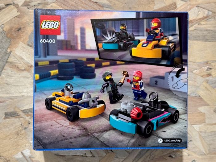 LEGO 60400 - Les karts et les pilotes de course - photo numéro 2