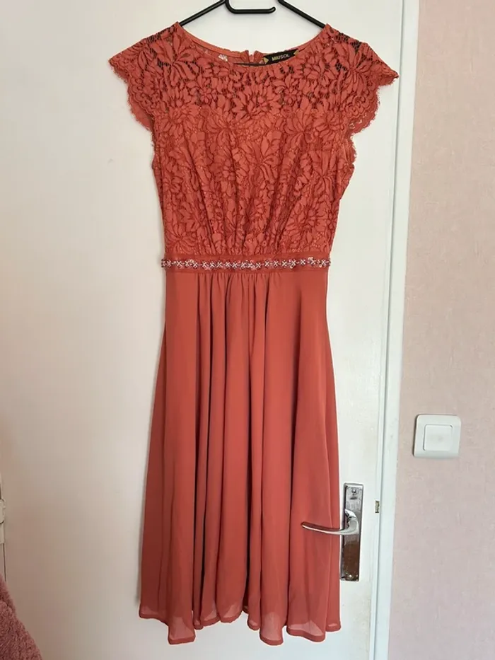 Robe chic