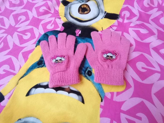 Gants LOL roses 16 cm