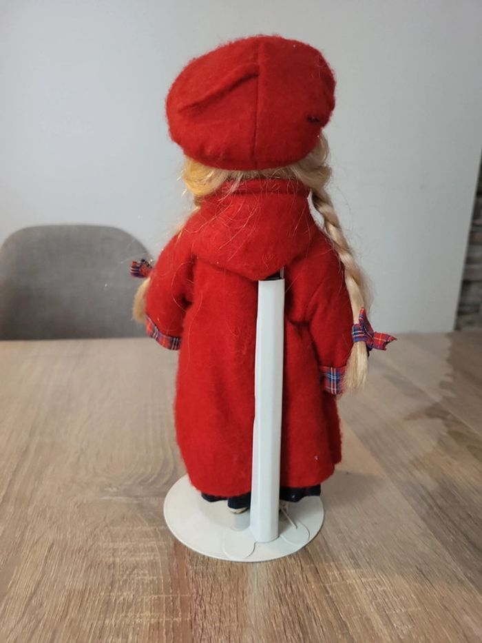 Poupee en porcelaine - photo numéro 7
