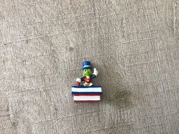 Mini figurine jiminy criquet