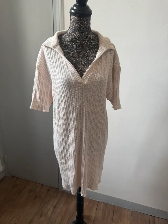 Robe courte / Tunique H&M – Taille M – Décolleté en V - photo numéro 2