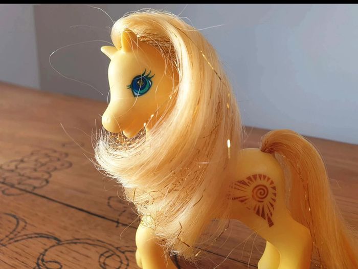 Mon  Petit  Poney  G2  Princess Golden Light (Princesse Lumière) (rare) - photo numéro 4