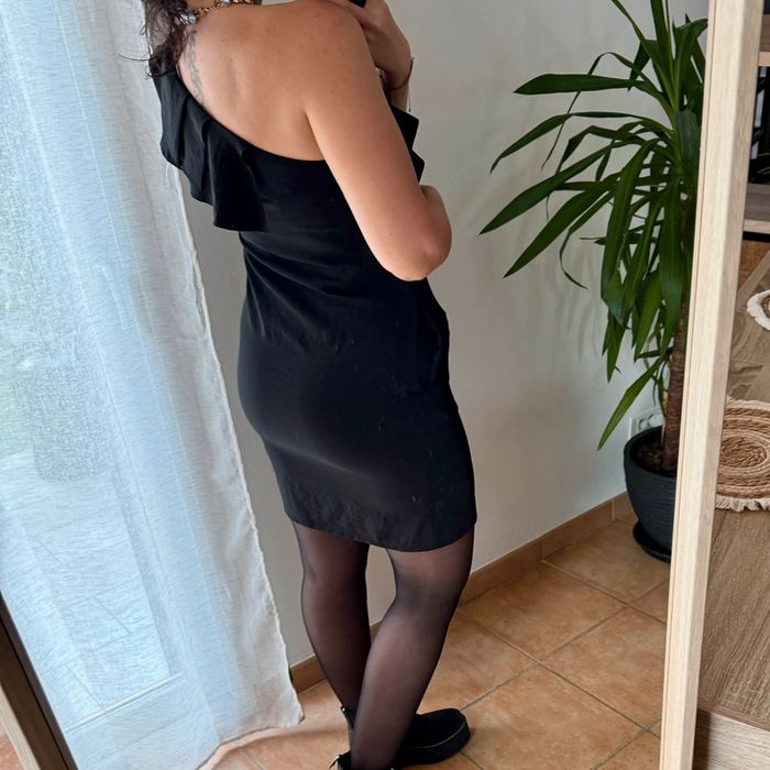 Robe noire asymetrique a volants See U Soon See U Soon Beebs