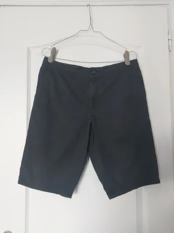 Short homme couleur noir taille 38
