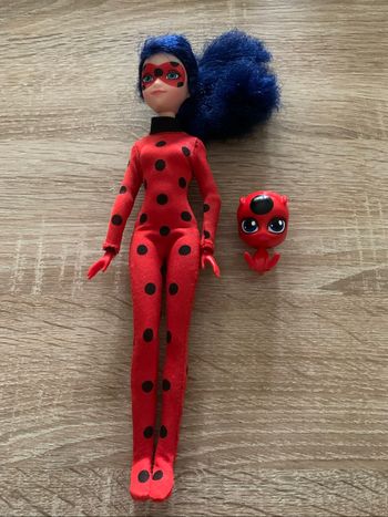 Poupée lady bug miraculous