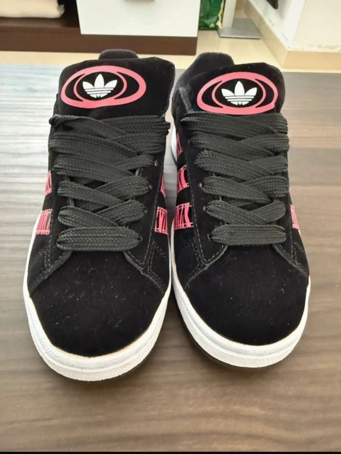 Baskets Adidas campus noires et rose fluo - photo numéro 2