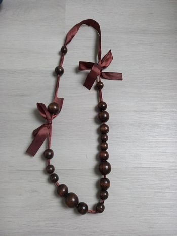 Soutoir de perles brunes