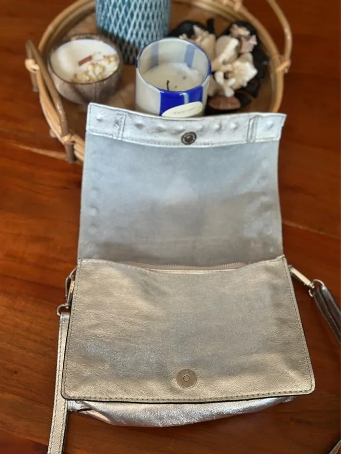 Sac bandoulière en cuir argenté Abaco - photo numéro 16