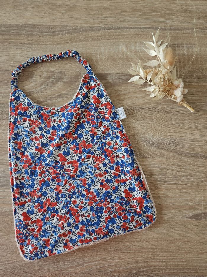 Bavoir à élastiques liberty