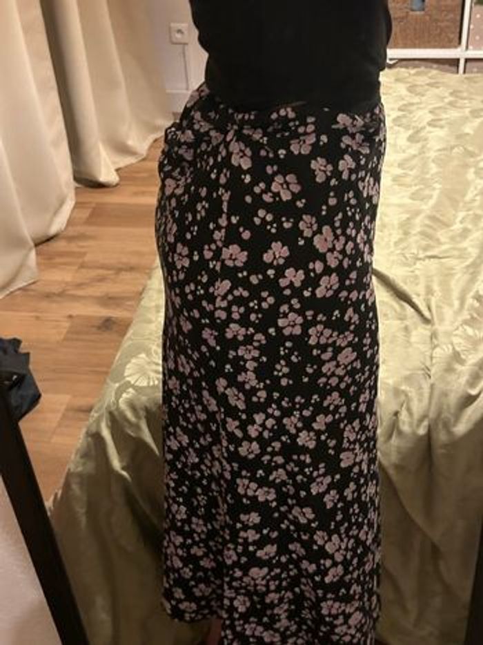 Jupe longue à fleurs new look noir et violet 🌸 - photo numéro 2