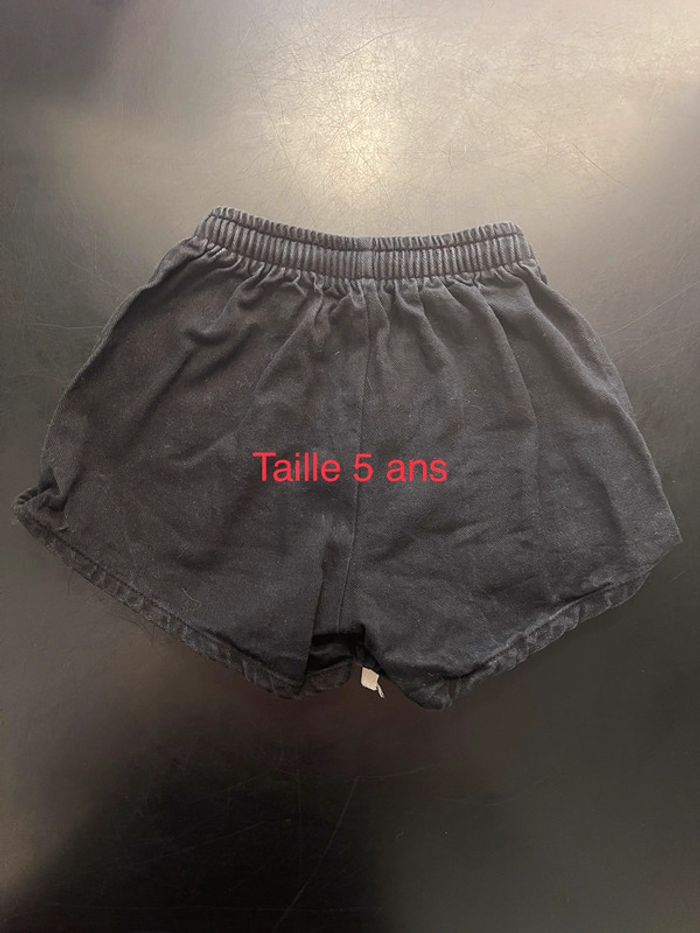 Short noir 5 ans