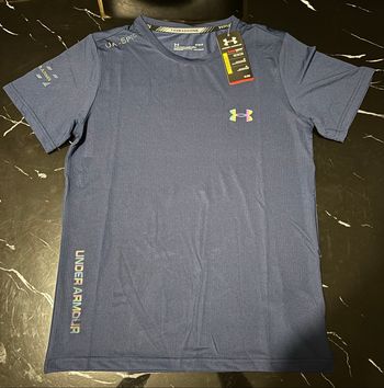 T-shirt under armour