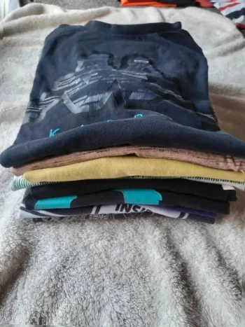 Lot de 8 tee-shirts manches courtes taille 12 ans