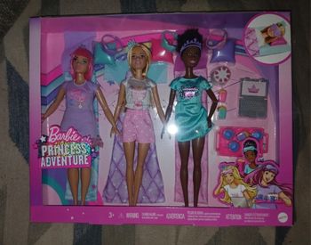 Joli coffret Barbie adventure neuf