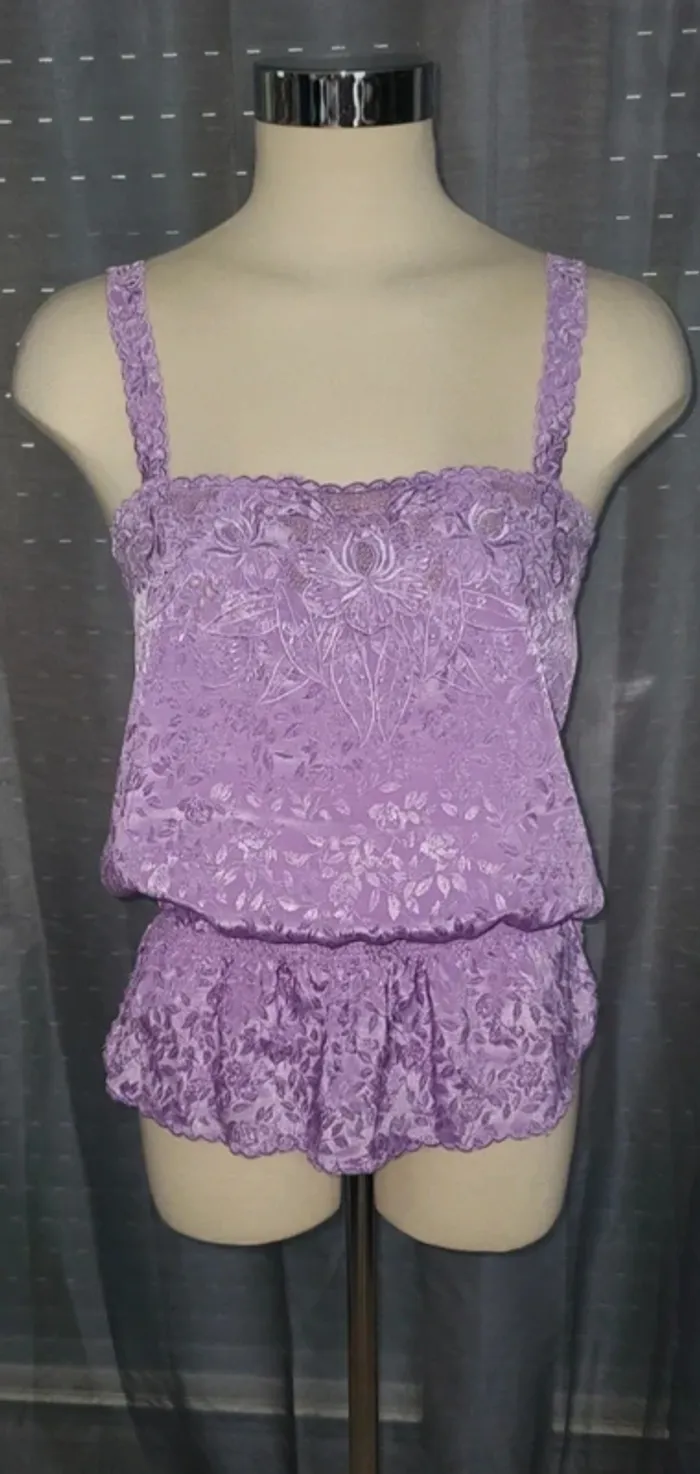 Magnifique haut satin violet broderies 36