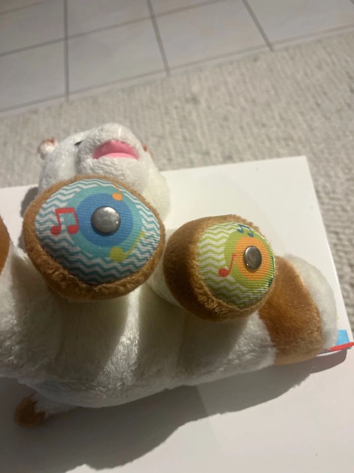 Peluche musicale Sophie la girafe - photo numéro 3