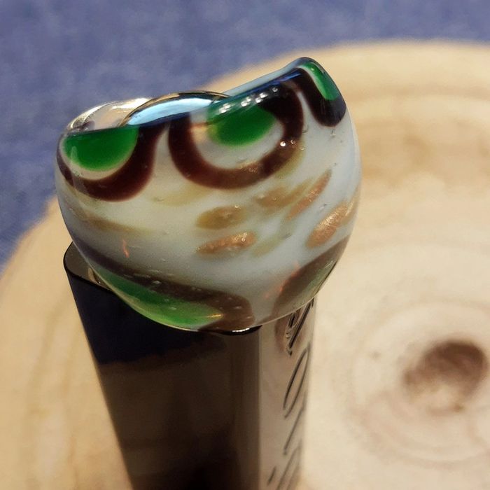 Grosse bague boule en verre  coloris vert, or , blanc, marron - photo numéro 4