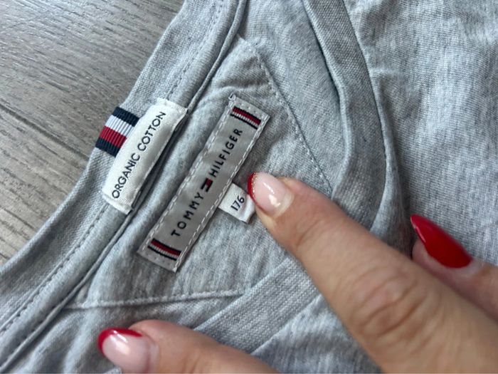 T shirt tommy hilfiger 16 ans - photo numéro 2