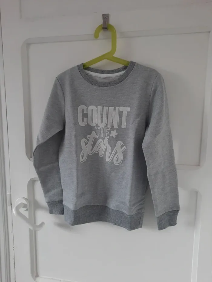 2 sweat-shirt 9-10 ans - photo numéro 2