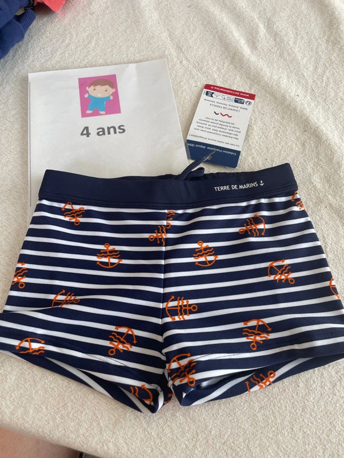 Maillot de bain, terre de marins, quatre ans, neuf