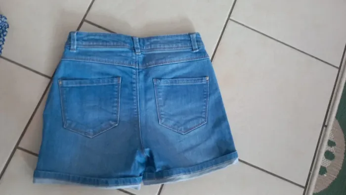 Short jean femme cache cache 34 tbe - photo numéro 3