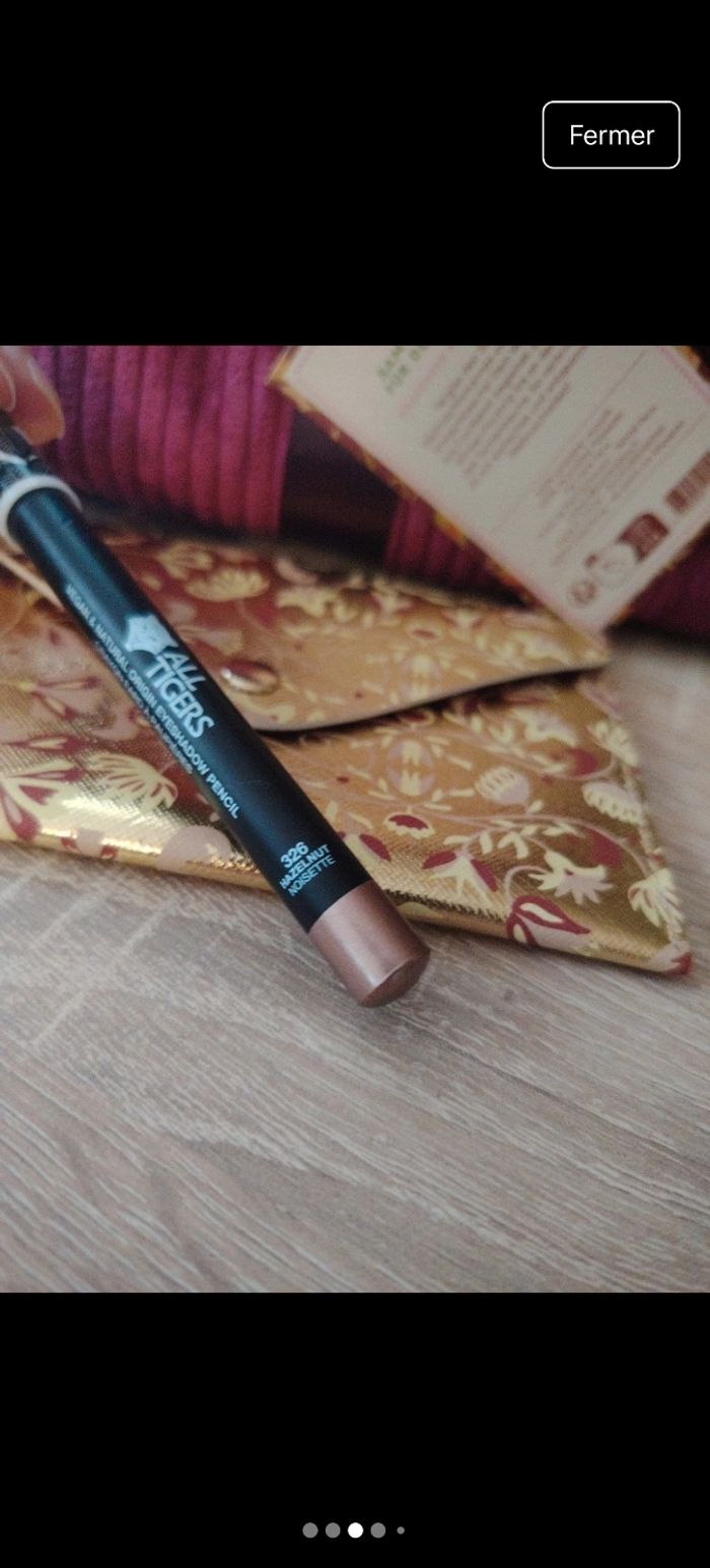 Sac weekend pochette et fard à paupières - photo numéro 2