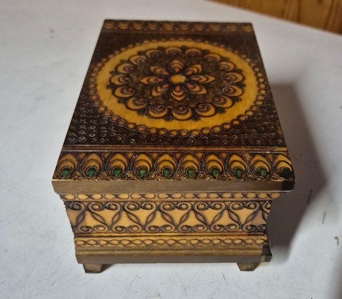 Boite / coffre à bijoux en bois décors mandala vintage Pologne - photo numéro 5